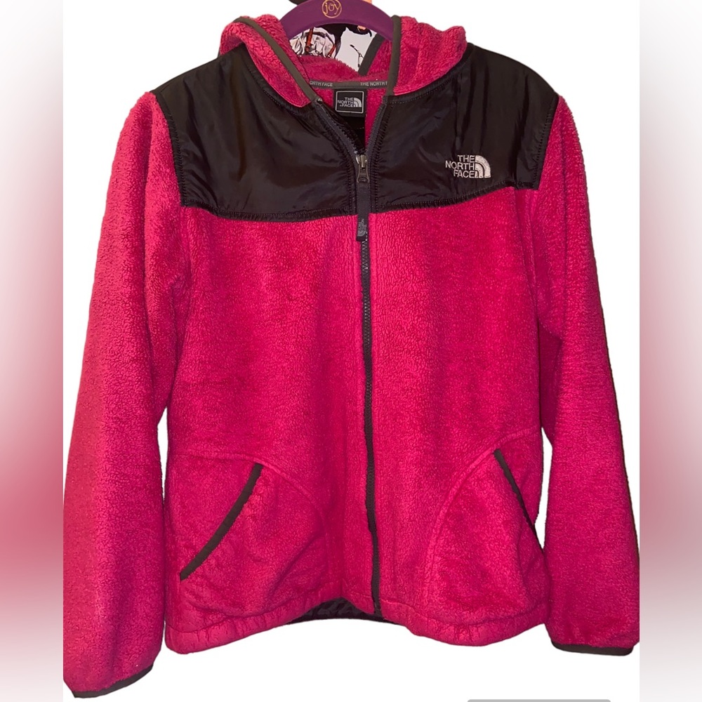 The North Face zip up hoodie w/ side pockets